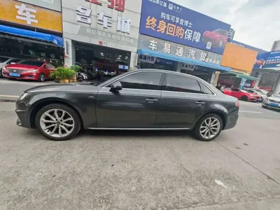 Audi A4L 2020, 43200 км, за 98800 CNY
