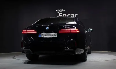 BMW 5-Series 2025, 9990 км, за 89900000 KRW