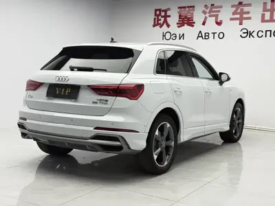 Audi Q3 2022, 40000 км, за 168800 CNY