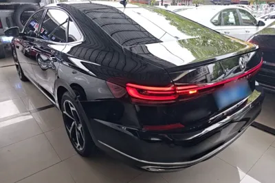 Volkswagen Passat 2023, 27000 км, за 142927.3 CNY