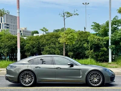 Porsche Panamera 2023, 61000 км, за 589800 CNY