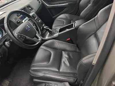 Volvo V60 2017, 77400 км, за 69800 CNY - фото 9