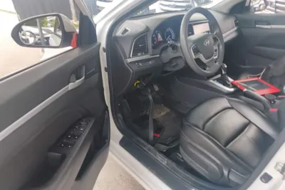 Hyundai Elantra (6th Generation 2016, 51300 км, за 51552.3 CNY - фото 18