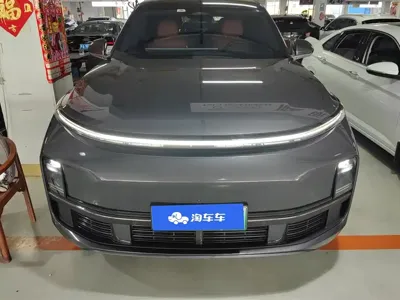 Li Auto Li L8 2023, 29300 км, за 199000 CNY