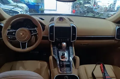 Porsche Cayenne 2016, 187800 км, за 190458.71 CNY - фото 12