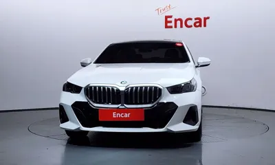 BMW 5-Series 2025, 16563 км, за 82490000 KRW