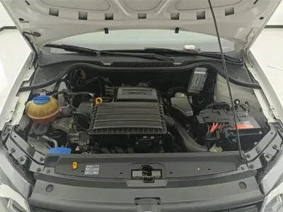 Volkswagen Polo 2017, 73900 км, за 25800 CNY - фото 10