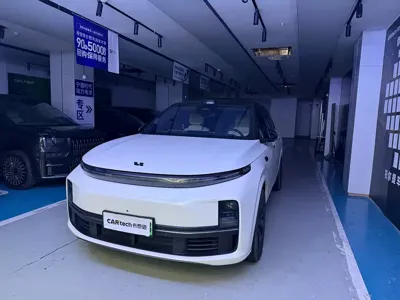 Li Auto Li L7 · 2023 год