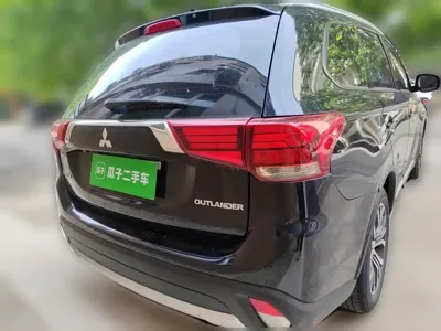 Mitsubishi Outlander 2018, 86500 км, за 48000 CNY