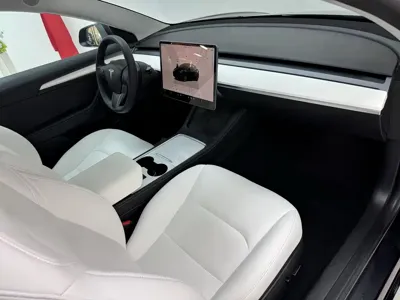 Tesla Model 3 2022, 54000 км, за 173800 CNY - фото 5