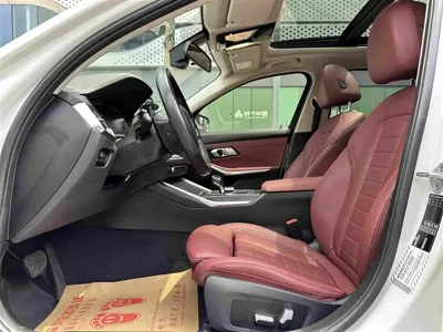BMW 3 Series 2021, 93000 км, за 123800 CNY - фото 4