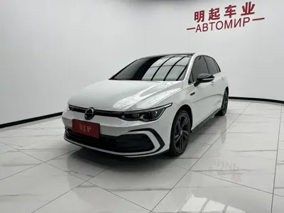Volkswagen Golf 2023, 14000 км, за 135800 CNY