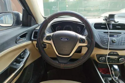 Ford Escort 2015, 146700 км, за 21495.18 CNY - фото 10