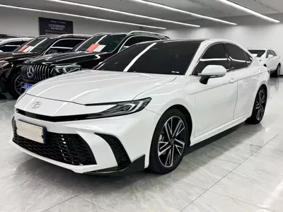 Toyota Camry · 2024 год
