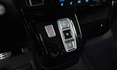 Hyundai Staria 2025, 9317 км, за 49900000 KRW - фото 9