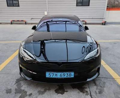 Tesla Model S · 2023 год