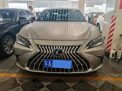 Lexus ES 2023, 92000 км, за 259800 CNY