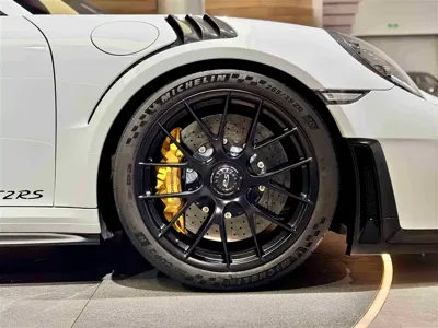 Porsche 911 2018, 6000 км, за 2488800 CNY - фото 6