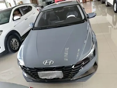 Hyundai Elantra 2023, 28100 км, за 77800 CNY