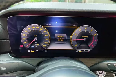 Mercedes-Benz E-Class 2020, 109100 км, за 180540.47 CNY - фото 11