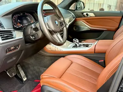 BMW X7 2021, 69000 км, за 388000 CNY