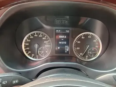 Mercedes-Benz Vito 2019, 142000 км, за 108800 CNY - фото 10