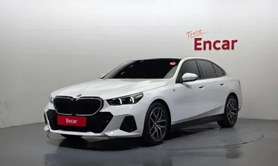 BMW 5-Series · 2025 год