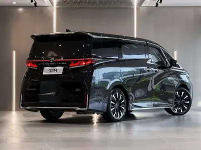 Toyota Vellfire 2023, 59000 км, за 708000 CNY