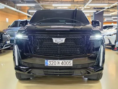 Cadillac Escalade · 2022 год