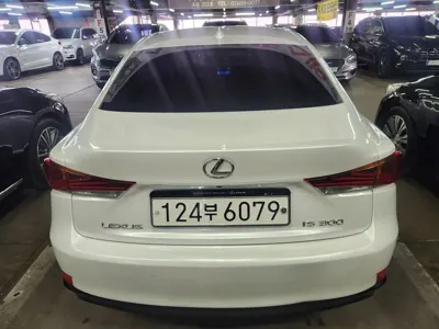 Lexus IS 2018, 67199 км, за 21990000 KRW - фото 4