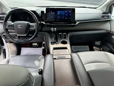 Toyota Granvia 2024, 77800 км, за 230300 CNY - фото 17