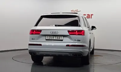 Audi Q7 2019, 92021 км, за 30900000 KRW