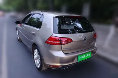 Volkswagen Golf 2015, 69900 км, за 49448.43 CNY