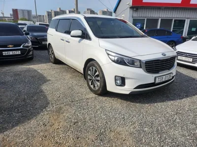 Kia Canival 2018, 355532 км, за 7440000 KRW