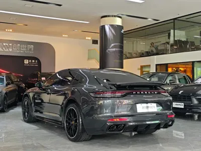 Porsche Panamera 2023, 4000 км, за 708000 CNY - фото 6