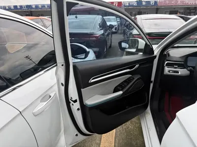 Geely Emgrand 2023, 24000 км, за 39900 CNY
