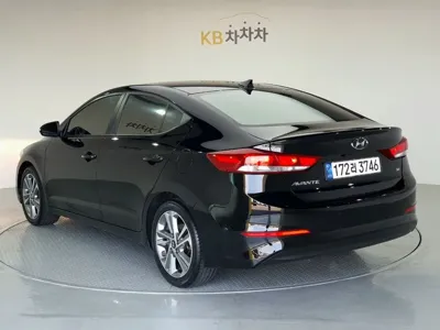 Hyundai Avante 2018, 67887 км, за 10500000 KRW
