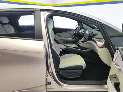 BYD Dolphin 2022, 71600 км, за 56800 CNY - фото 8
