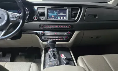 Kia Canival 2016, 177330 км, за 8700000 KRW - фото 20