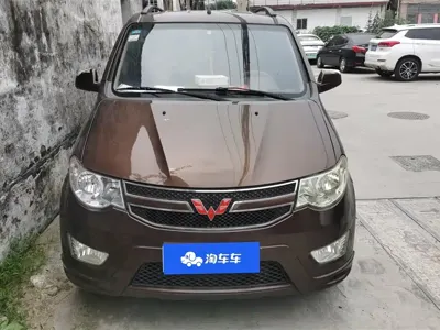 Wuling Hongguang 2015, 129700 км, за 10100 CNY