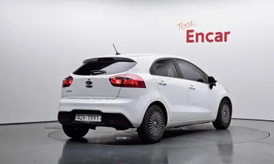 Kia Pride 2014, 73408 км, за 5700000 KRW