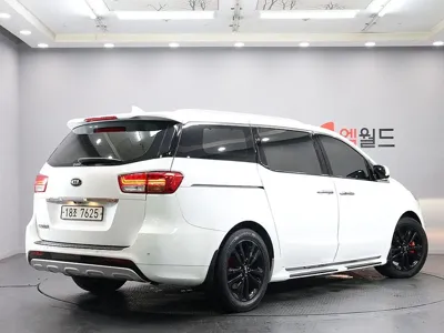 Kia Canival 2015, 143150 км, за 10900000 KRW