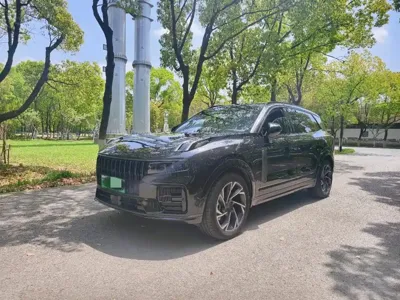 Lynk & Co 09 EM-P · 2022 год