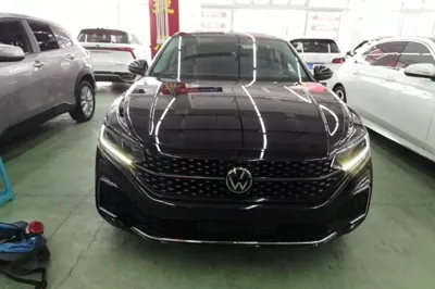 Volkswagen Passat 2025, 33600 км, за 131248.39 CNY