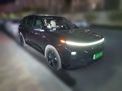 Li Auto L7 2023, 44200 км, за 211525.61 CNY
