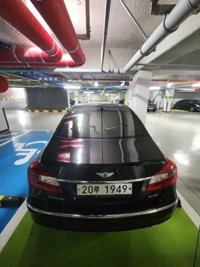 Hyundai Genesis 2012, 125000 км, за 6900000 KRW