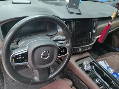 Volvo S90 2021, 141200 км, за 142800 CNY - фото 12