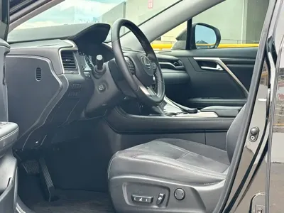 Lexus RX 2017, 63000 км, за 136800 CNY
