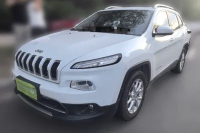 Jeep Cherokee · 2017 год