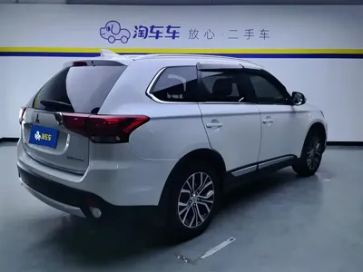 Mitsubishi Outlander 2018, 59600 км, за 53200 CNY